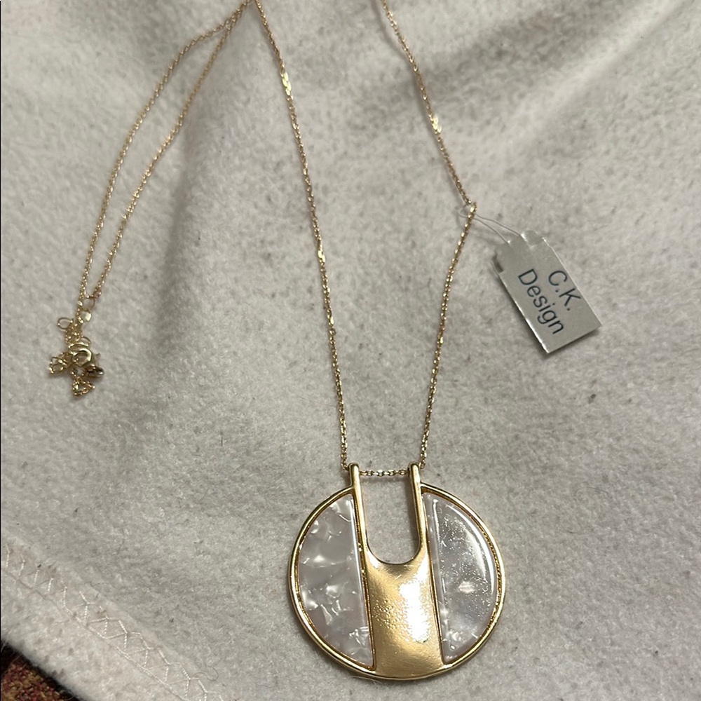 Alex Ryan Gold and White Pendant Necklace